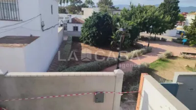 Townhouse in Los Barrios photo 9
