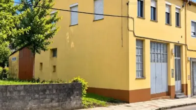 Semi-detached house in Friol (Urban Centre)