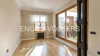 Penthouse on Calle Castelló photo 4