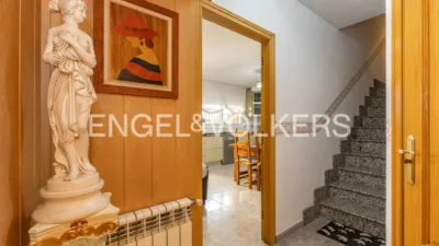 Terraced house in Carrer del Brillant photo 10