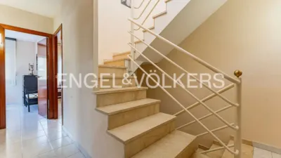 Terraced house in Carrer de Lola Anglada photo 15