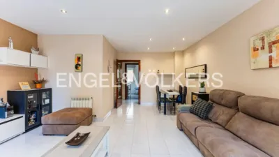 Terraced house in Carrer de Lola Anglada photo 3
