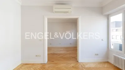 Apartment on Calle de Núñez de Balboa photo 36