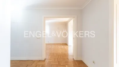 Apartment on Calle de Núñez de Balboa photo 9