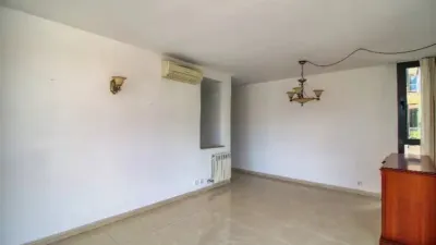 Apartment on Carrer de Reina María Cristina photo 4