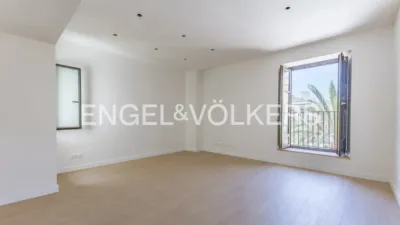 Top Floor Apartment in Centre photo 16