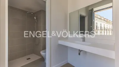 Top Floor Apartment in Centre photo 30