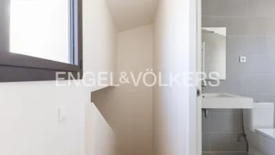 Top Floor Apartment in Centre photo 37