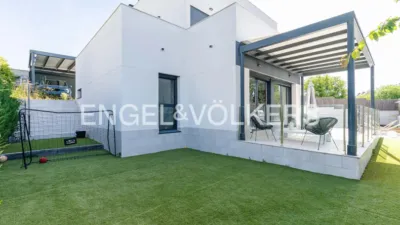 House in Colonia photo 52