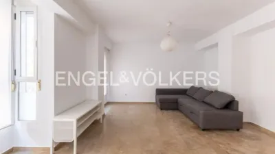 Apartment on Cuenca Tramoyeres Street photo 3
