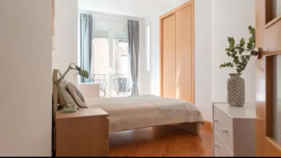 Apartamento en alquiler en Calle de la Cruz - Imagen 2