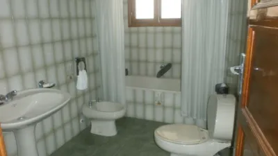 Casa en venta en La Roda, La Roda de 100.000 €