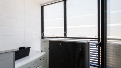 Apartamento en alquiler en Carrer del Pintor Sabater, Ciutat de les Arts i de les Ciències (Distrito Quatre Carreres. València Capital) de 2.000 €<span>/mes</span>