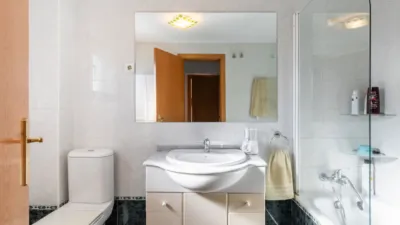 Casa adosada en venta en Calle del Arroyo del Médico, cerca de Calle del Arroyo de Los Combos, Castañeras (Arroyomolinos) de 434.900 €