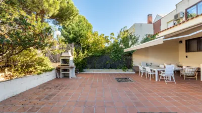 Casa adosada en venta en Calle del Arroyo del Médico, cerca de Calle del Arroyo de Los Combos, Castañeras (Arroyomolinos) de 434.900 €