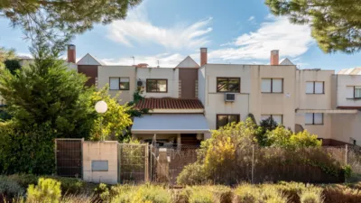 Casa adosada en venta en Calle del Arroyo del Médico, cerca de Calle del Arroyo de Los Combos, Castañeras (Arroyomolinos) de 434.900 €