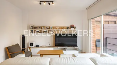 Terraced house on Carrer d'Osca photo 3