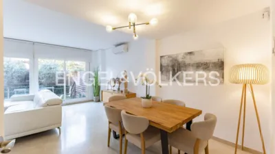 Terraced house on Carrer d'Osca photo 4