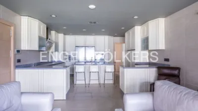 Casa en alquiler en Entrenúcleos, Entrenúcleos (Dos Hermanas) de 11.500 €<span>/mes</span>