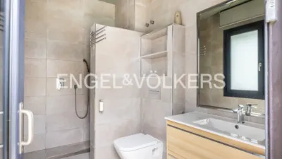 Casa en alquiler en Entrenúcleos, Entrenúcleos (Dos Hermanas) de 11.500 €<span>/mes</span>