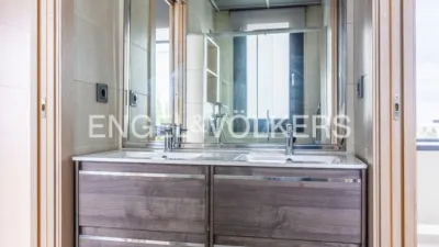Casa en alquiler en Entrenúcleos, Entrenúcleos (Dos Hermanas) de 11.500 €<span>/mes</span>