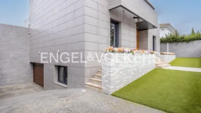 Casa en alquiler en Entrenúcleos, Entrenúcleos (Dos Hermanas) de 11.500 €<span>/mes</span>