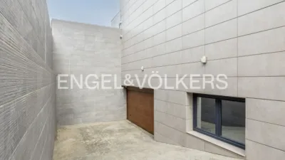 Casa en alquiler en Entrenúcleos, Entrenúcleos (Dos Hermanas) de 11.500 €<span>/mes</span>