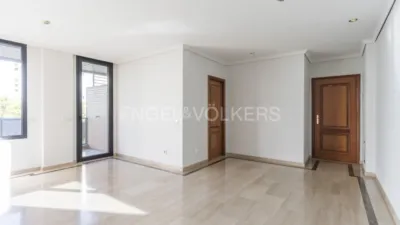 Piso en alquiler en Calle de Henri Dunant - Imagen 2