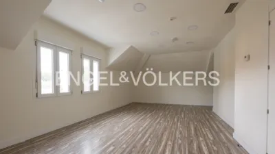 Casa en alquiler en Avenida de la Victoria, cerca de Calle de Calvo Sotelo - Imagen 15