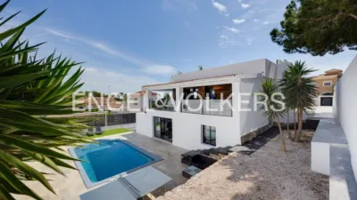 Rustic villa in Los Balcones-Los Altos-Punta Prima photo 2