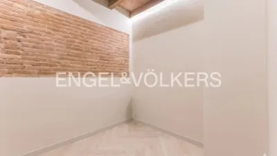 Flat in El Poble-sec photo 18