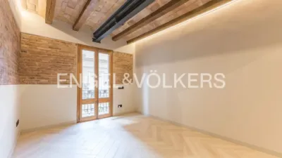 Flat in El Poble-sec photo 2