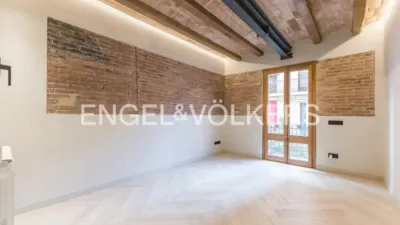 Flat in El Poble-sec photo 3