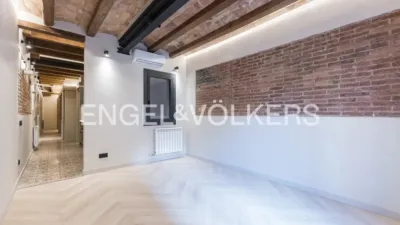 Flat in El Poble-sec photo 4