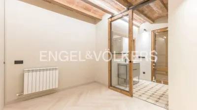 Flat in El Poble-sec photo 8