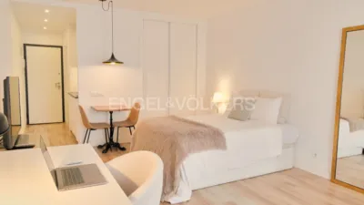 Estudio en alquiler en Calle de la Luna - Imagen 2