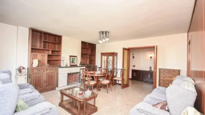 Apartment in Plaça de Francesc García i Orell photo 13