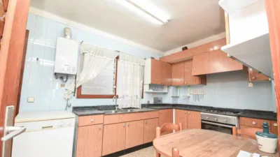 Apartment in Plaça de Francesc García i Orell photo 19