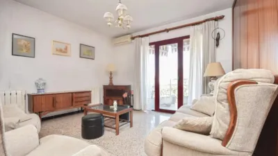 Apartment in Plaça de Francesc García i Orell photo 22