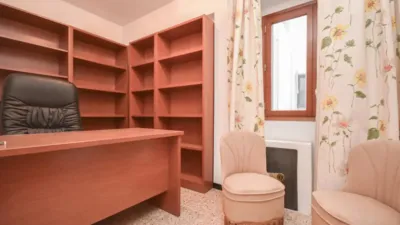 Apartment in Plaça de Francesc García i Orell photo 34