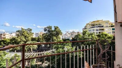 Apartment in Plaça de Francesc García i Orell photo 3
