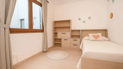 Apartment in Plaça de Francesc García i Orell photo 41
