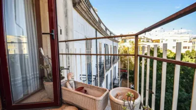 Apartment in Plaça de Francesc García i Orell photo 6