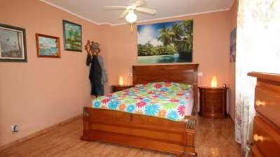 Chalet on Calle de las Rosas photo 18