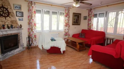 Chalet on Calle de las Rosas photo 2