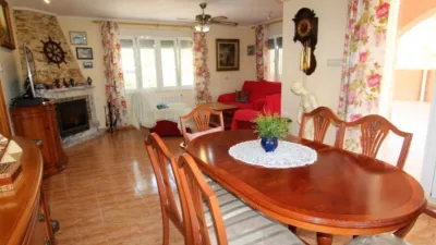 Chalet on Calle de las Rosas photo 9