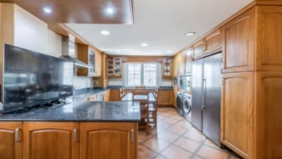 Chalet en venta en Calle de Miguel de Cervantes, cerca de Calle de Benito Pérez Galdós, Zona de las Cárcavas-Arroyo del Bosque (Arroyomolinos) de 579.900 €