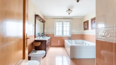 Chalet en venta en Calle de Miguel de Cervantes, cerca de Calle de Benito Pérez Galdós, Zona de las Cárcavas-Arroyo del Bosque (Arroyomolinos) de 579.900 €