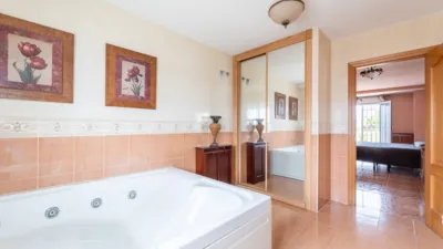 Chalet en venta en Calle de Miguel de Cervantes, cerca de Calle de Benito Pérez Galdós, Zona de las Cárcavas-Arroyo del Bosque (Arroyomolinos) de 579.900 €