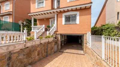 Chalet en venta en Calle de Miguel de Cervantes, cerca de Calle de Benito Pérez Galdós, Zona de las Cárcavas-Arroyo del Bosque (Arroyomolinos) de 579.900 €